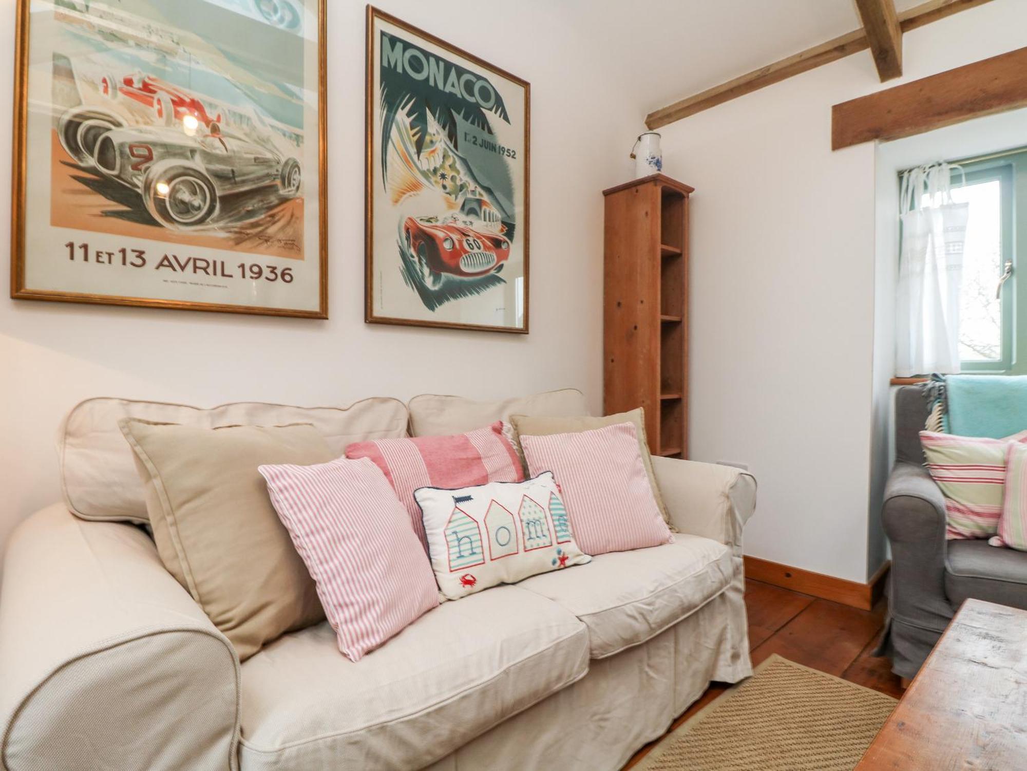 Hay Loft Villa แคมบอร์น ภายนอก รูปภาพ